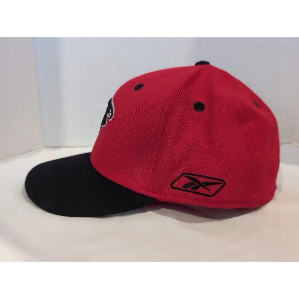 ATLANTA FALCONS REEBOK NFL TEAM APPAREL ON FIELD  FITTED SIZE 7  7/8  RED/BLACK